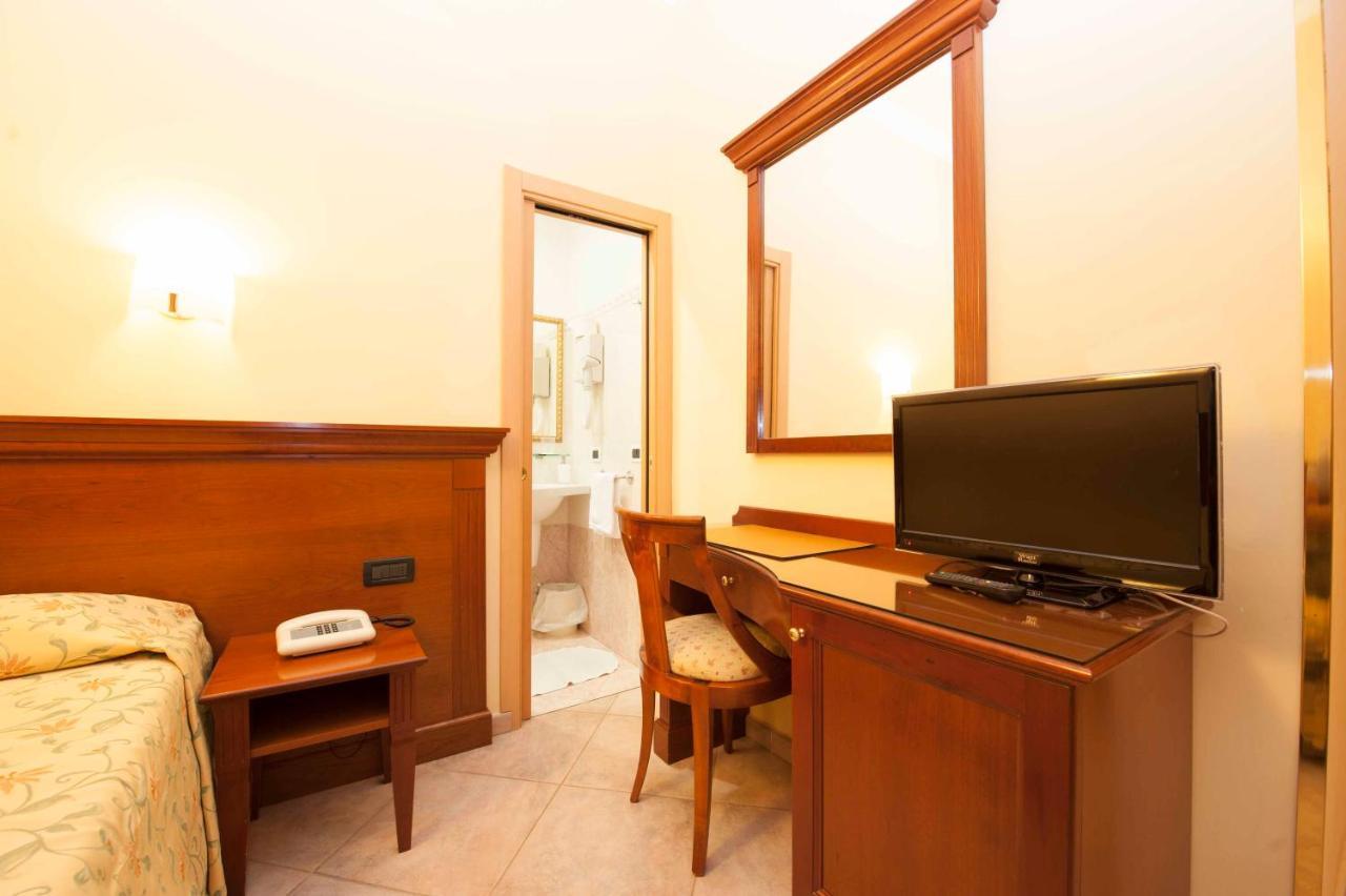 Hotel Astigiana & Appartamenti Varazze Exteriör bild