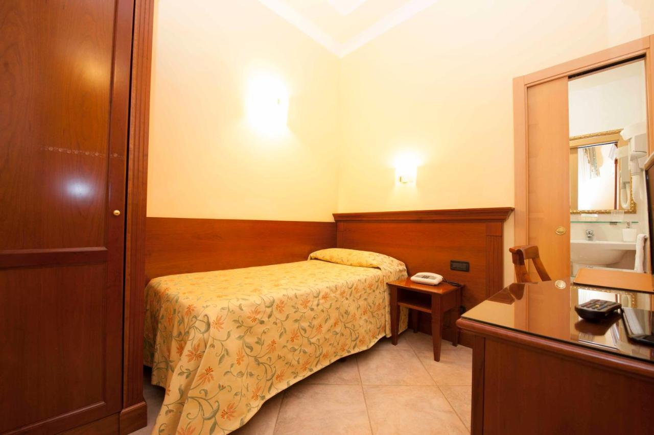 Hotel Astigiana & Appartamenti Varazze Exteriör bild