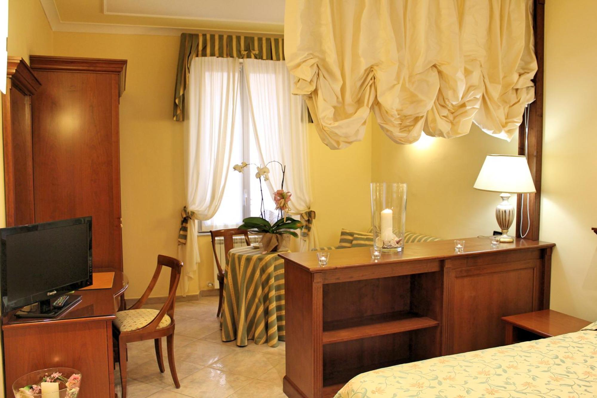 Hotel Astigiana & Appartamenti Varazze Rum bild