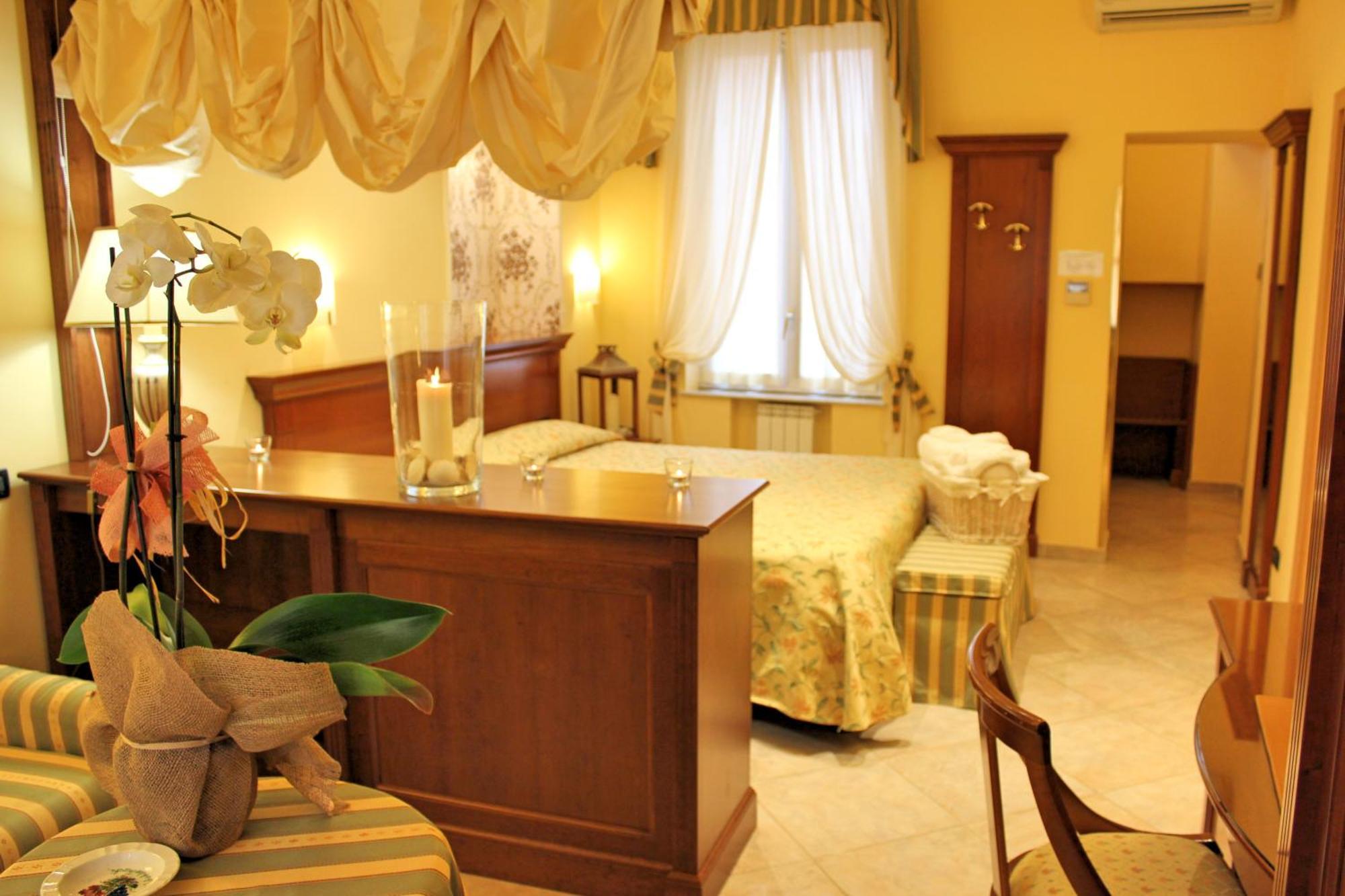 Hotel Astigiana & Appartamenti Varazze Rum bild