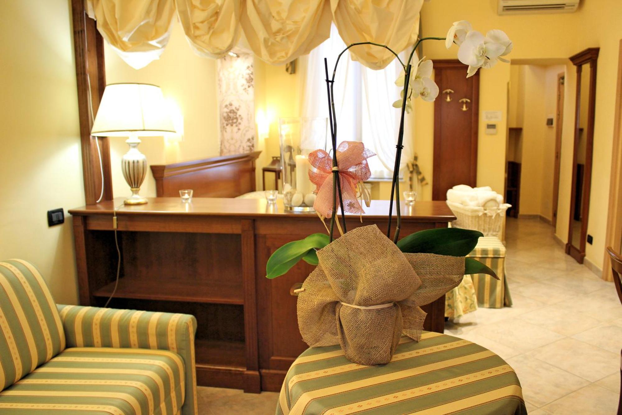 Hotel Astigiana & Appartamenti Varazze Rum bild