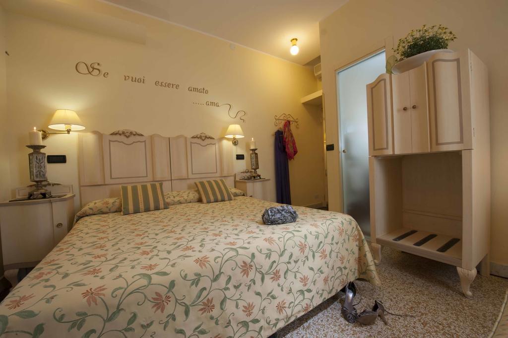 Hotel Astigiana & Appartamenti Varazze Exteriör bild